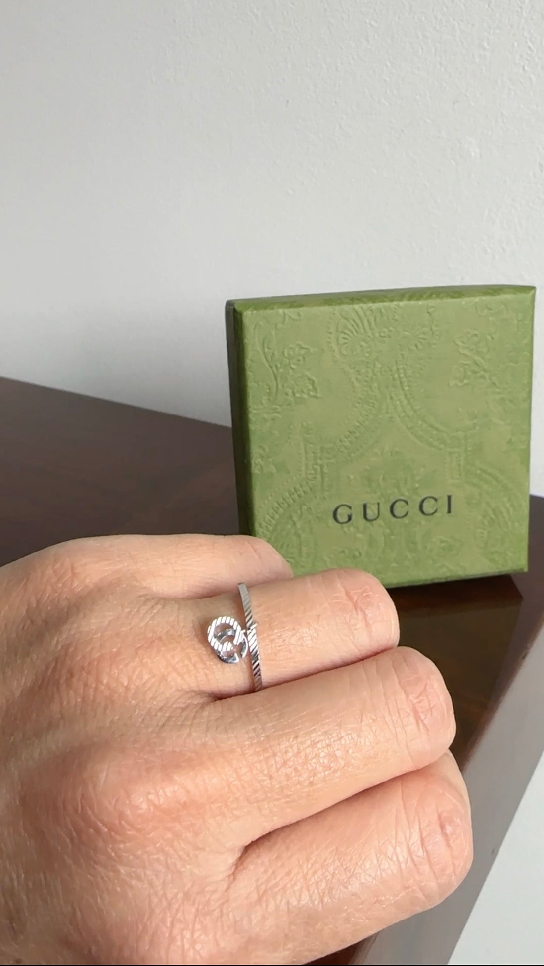 Gucci 18K White Gold Running GG Charm Ring - 6.5