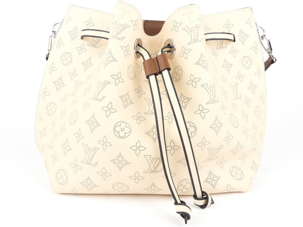 Girolata leather handbag Louis Vuitton Beige in Leather - 37550008