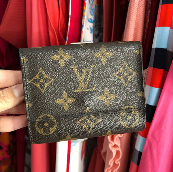 LOUIS VUITTON Monogram Tri-fold Zip Wallet – Collections Couture