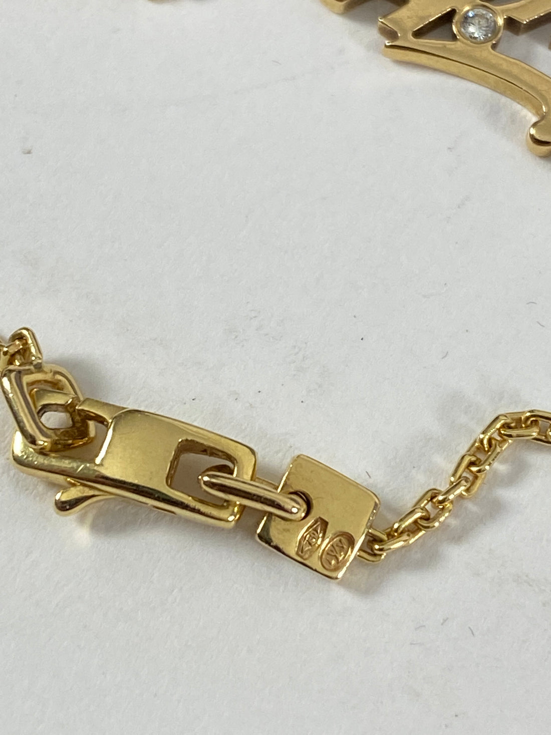Louis Vuitton 18k Yellow Gold Diamond Signature Necklace
