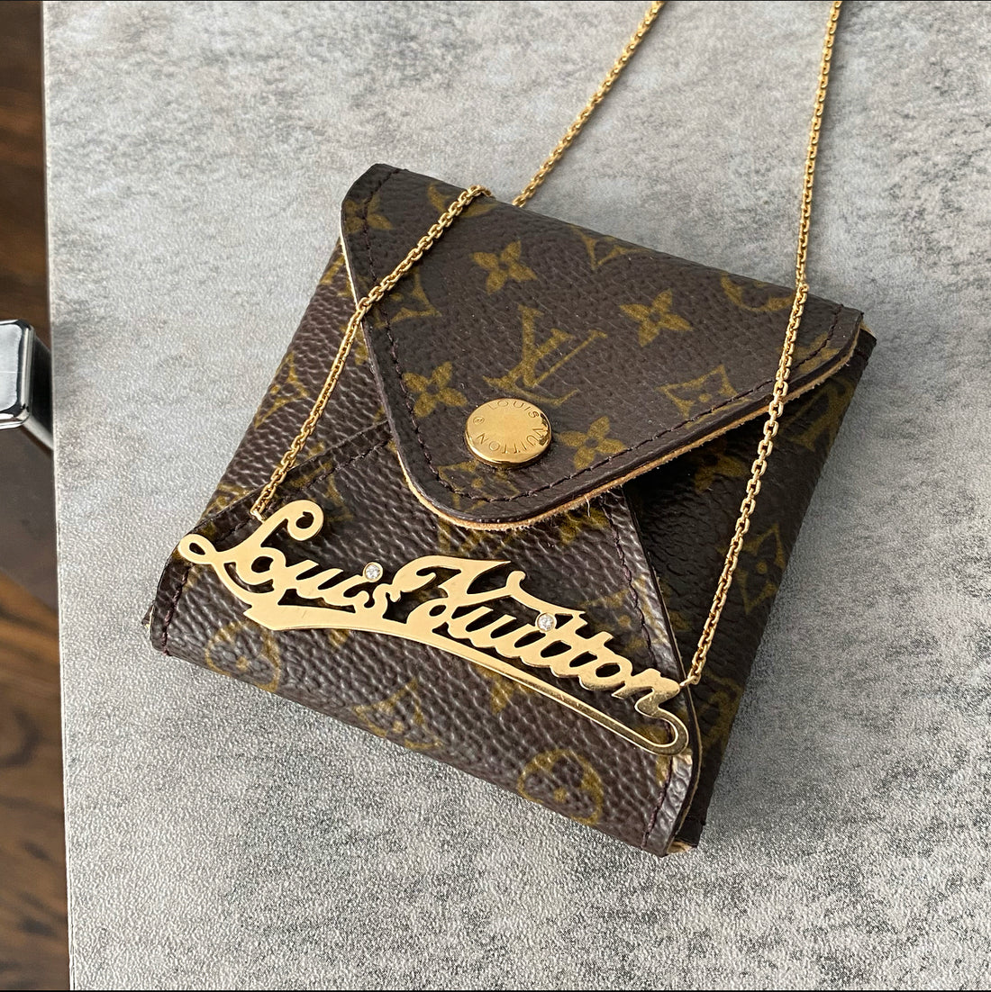 Louis Vuitton 18k Yellow Gold Diamond Signature Necklace