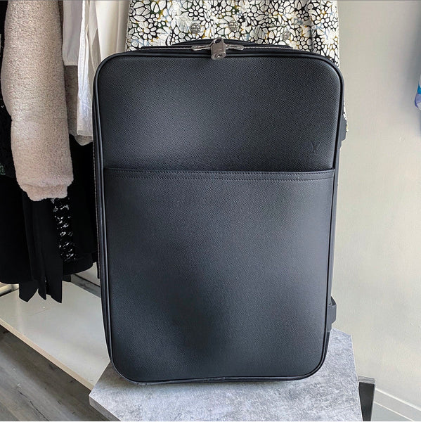 Used Black Louis Vuitton Pegase 50cm Black Taiga Rolling Luggage