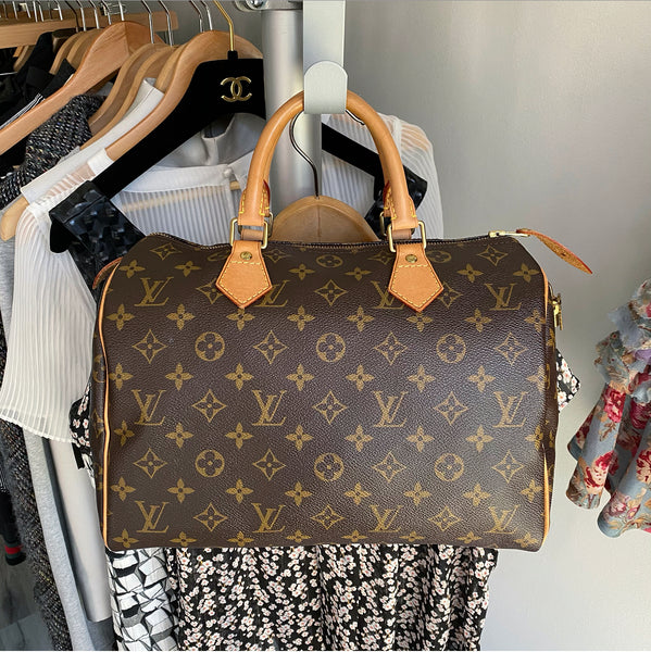 SOLD ❌ Brand : Louis Vuitton, Speedy 30 Material: Genuine Leather Size :  Medium Suitable: Office, Outing, Safari