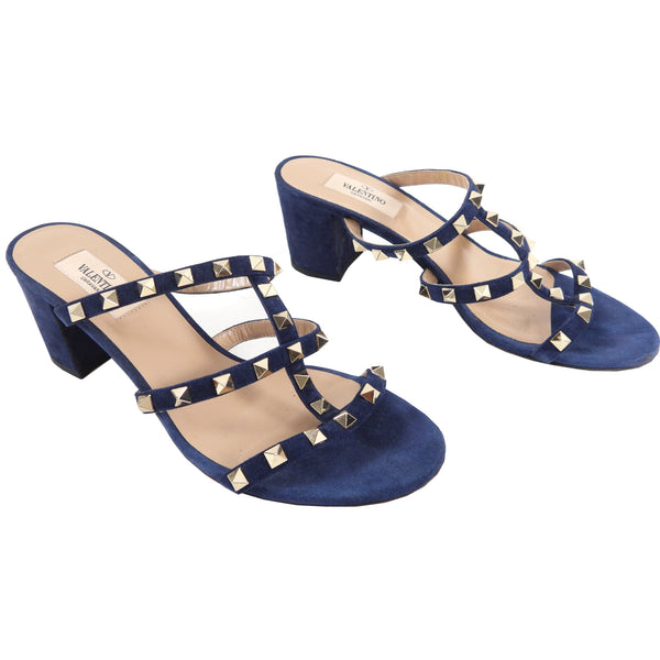 Navy deals valentino heels