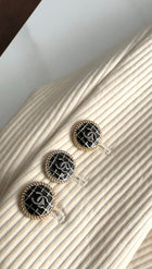 Chanel 01P Vintage Corduroy Textured Ivory Blazer with Black Buttons - S (4/6)