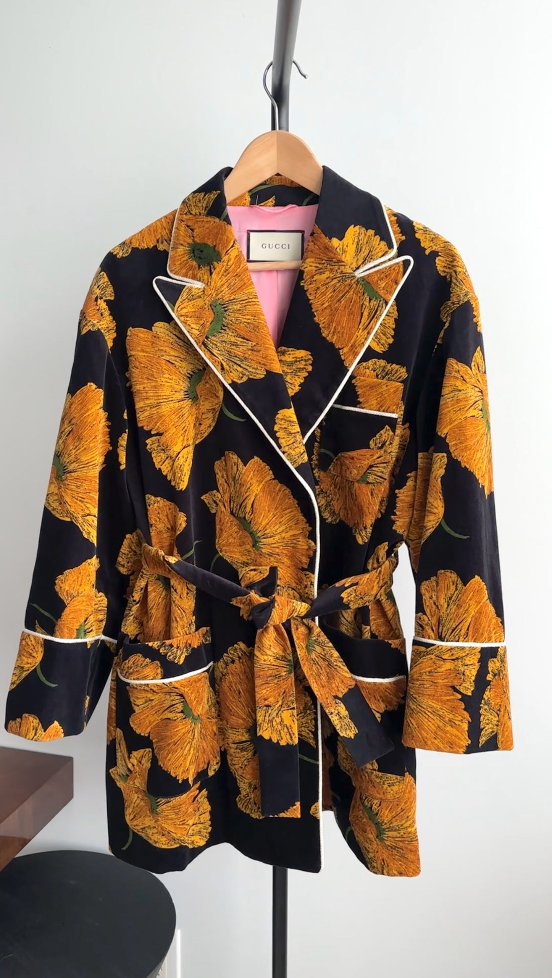 Gucci Yellow and Black Velvet Smoking Jacket - 46 / 10 / L