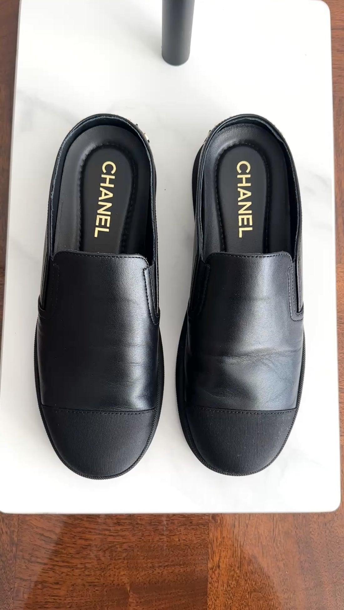 Chanel 2024 Black Leather Signature Logo Flat Mules - 36.5