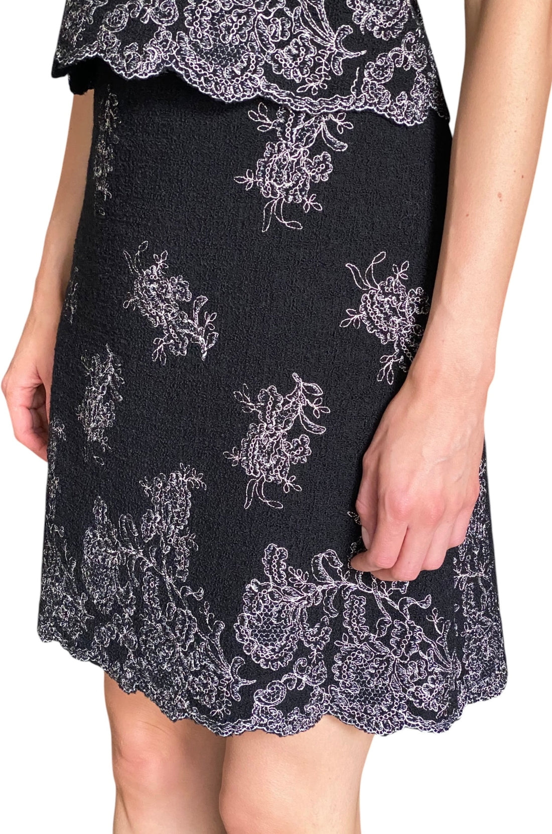 Giambattista Valli Black Floral Embroidered Boucle 2-Piece Tank & Skirt Set - IT 44 / US 6-8