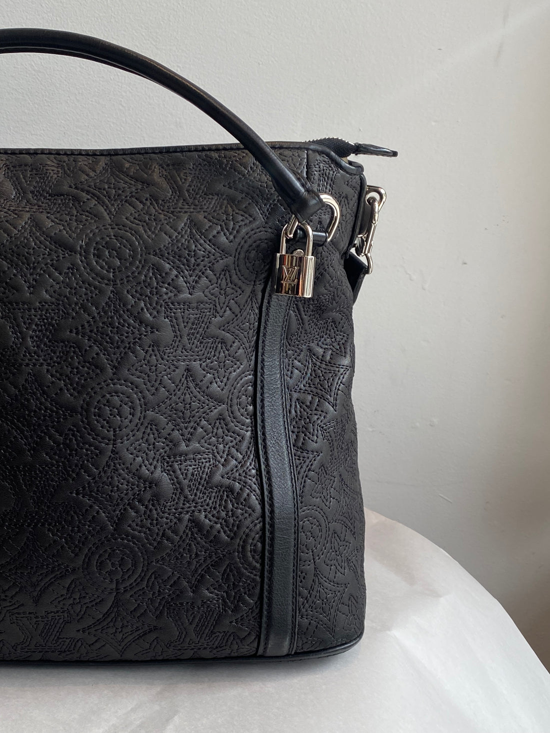 Louis Vuitton Black Lambskin Antheia IXIA Shoulder Bag