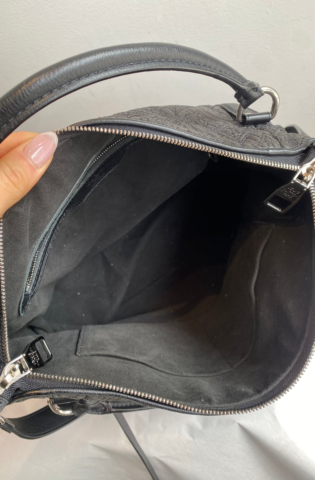 Louis Vuitton Black Lambskin Antheia IXIA Shoulder Bag