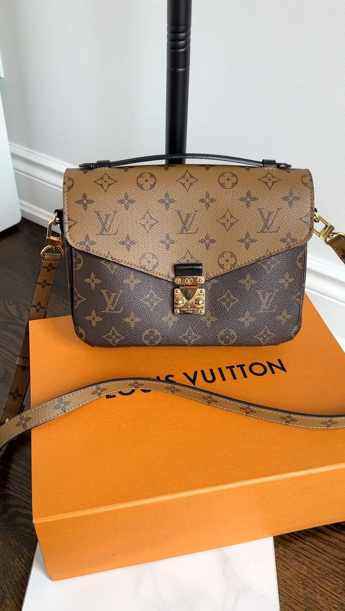 Louis Vuitton Pochette Metis Monogram Reverse Bag