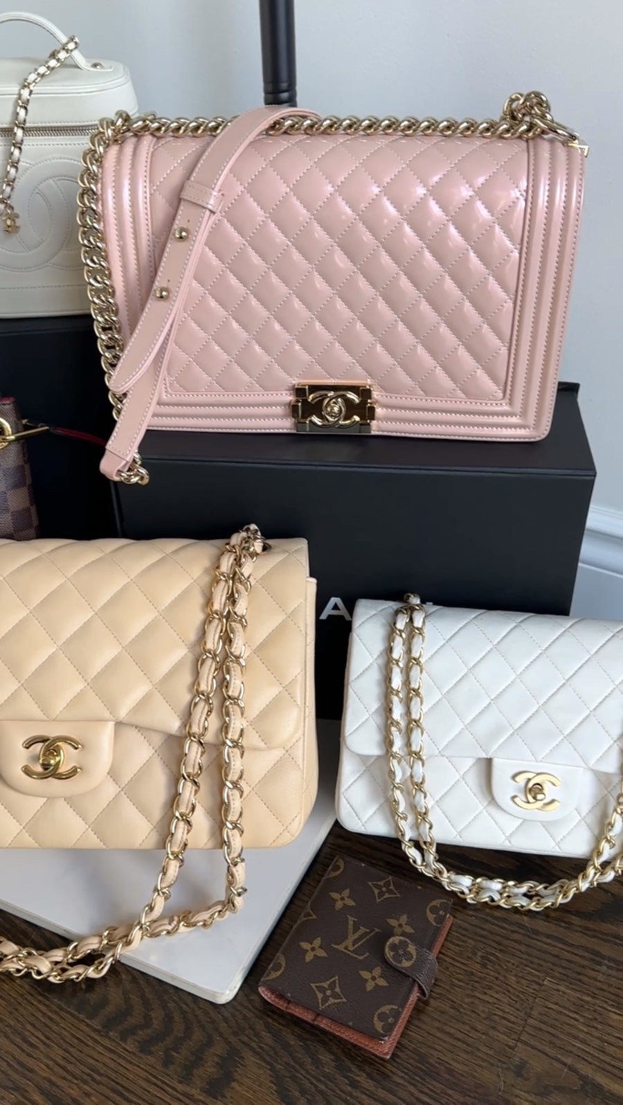 Chanel Iridescent Nude Pink Patent New-Medium Boy Bag GHW