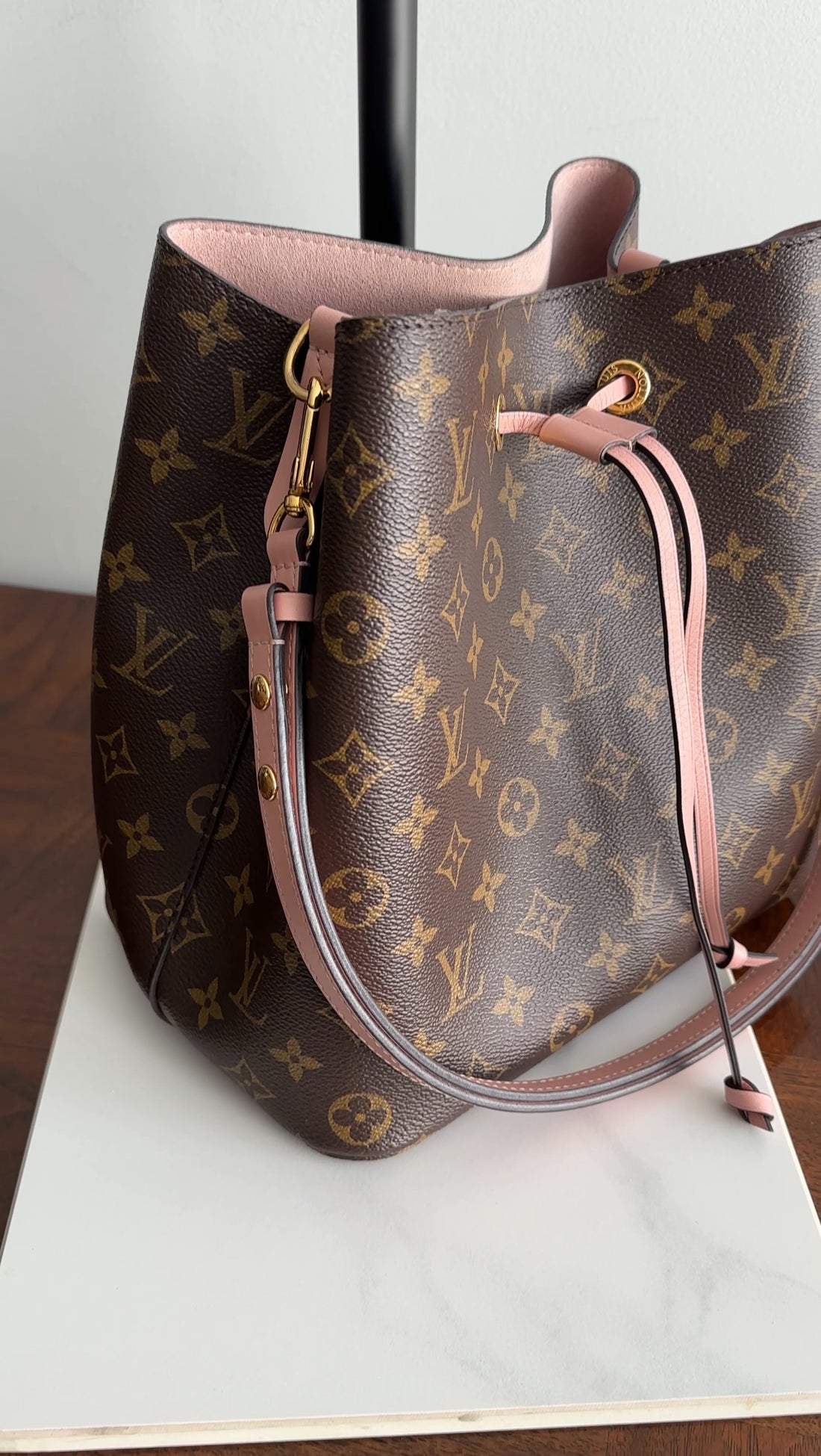 Louis Vuitton Monogram Canvas Neo Noe MM Rose Poudre Drawstring Bag