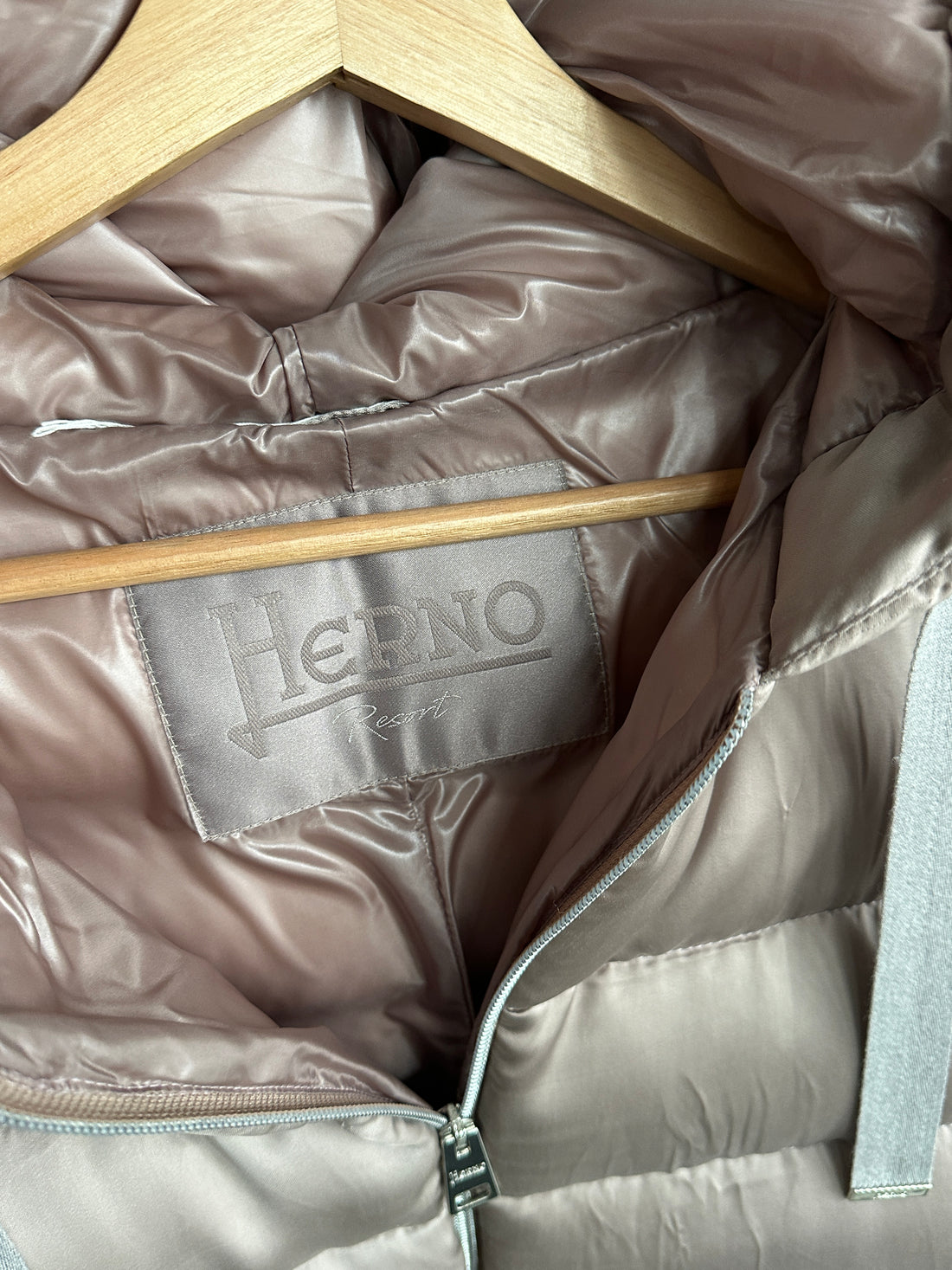 Herno Quartz Resort Down Puffer Jacket - 42 / US 6