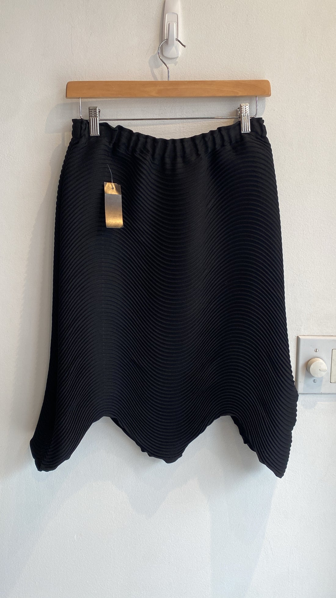 Issey Miyake Black Scallop Pleated Skirt - JP 2 (M/L)