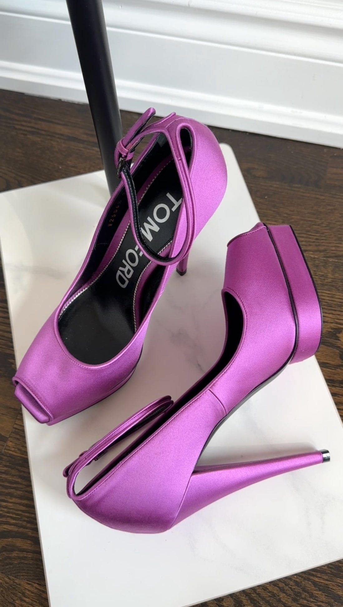 Tom Ford Purple Satin Peep Toe Platform Ankle Strap Pumps - 39.5