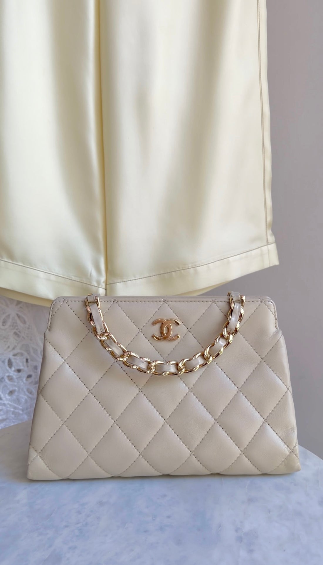Chanel Beige Vintage 2004 Quilted Leather Metal Chain Medium Handle Hand Bag