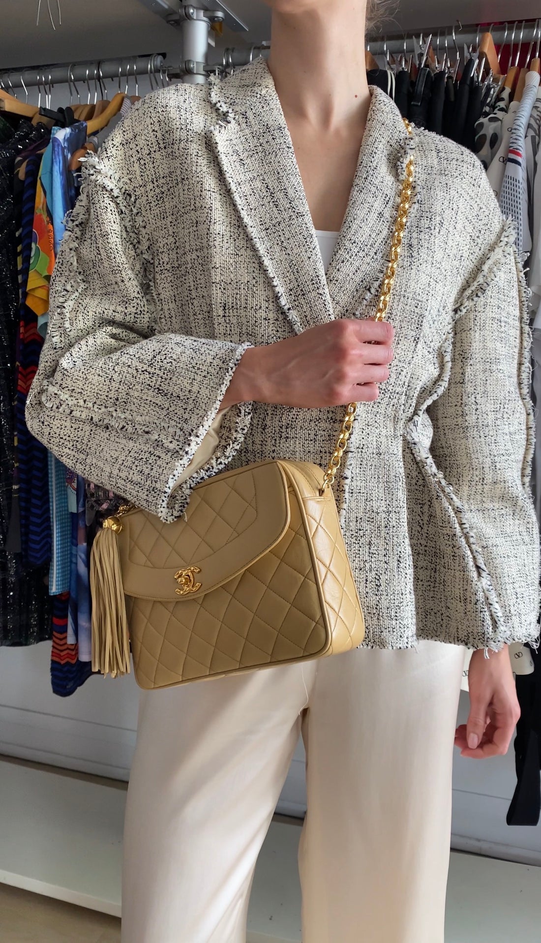 Chanel Vintage 1991 Beige Leather Medium Bijoux Tassel Flap Camera Bag