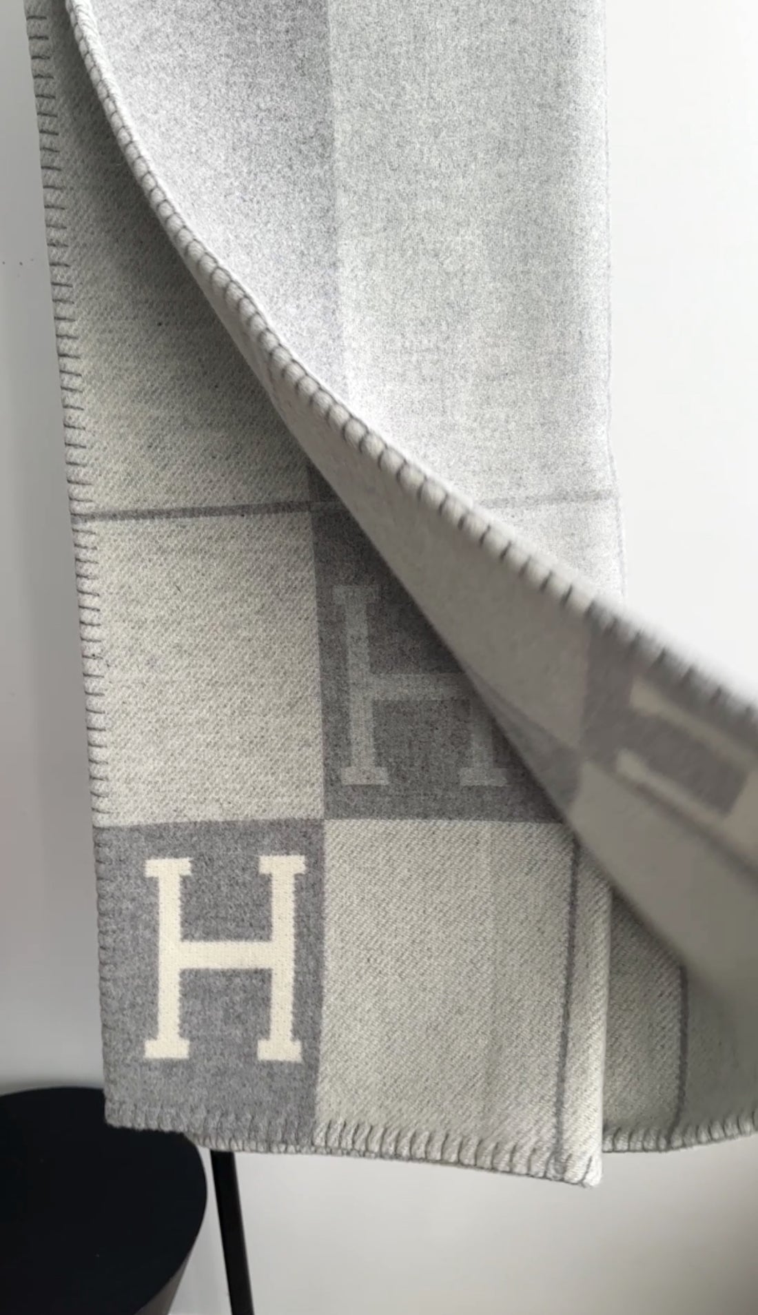 Hermes Avalon III Grey H Throw Blanket