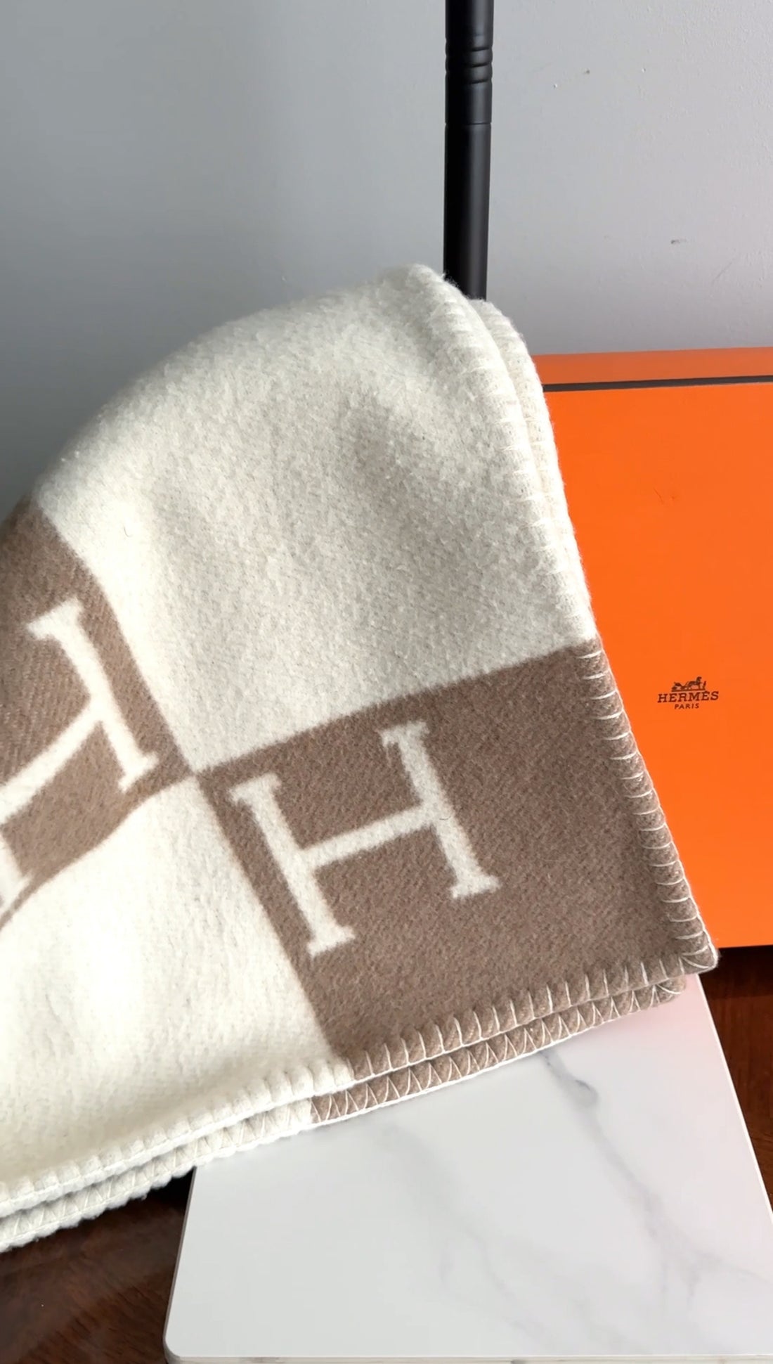 Hermes Avalon Baby Blanket Noisette / Blanc