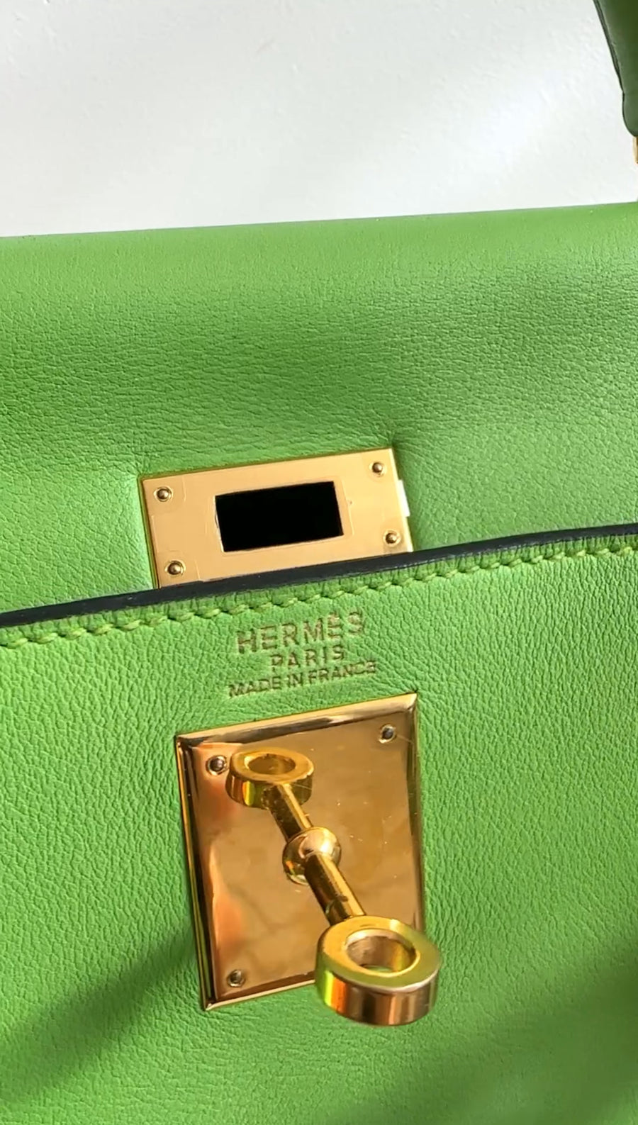 Hermes Vintage 1997 Apple Green Gulliver Leather Kelly 32cm Bag GHW