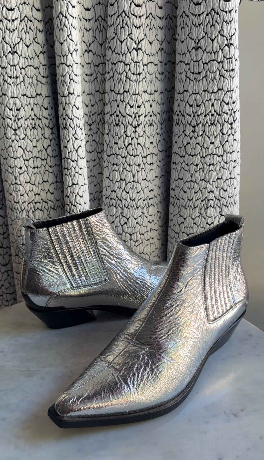 Rag Bone Silver Metallic Crackle Leather Ankle Western Boots -38.5
