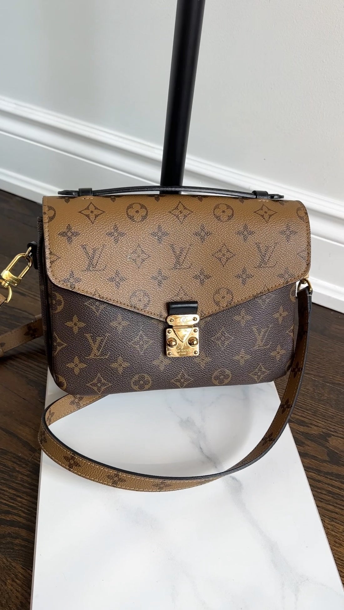 Louis Vuitton Pochette Metis Monogram Reverse Bag