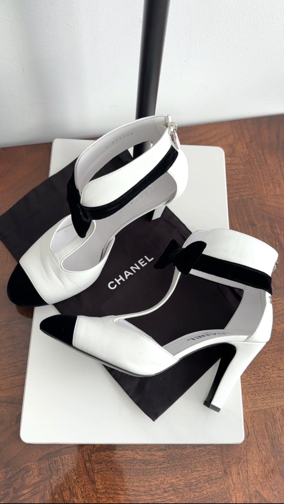 Chanel White Leather and Black Velvet Cut out Cap Toe Ankle Boot - 40C