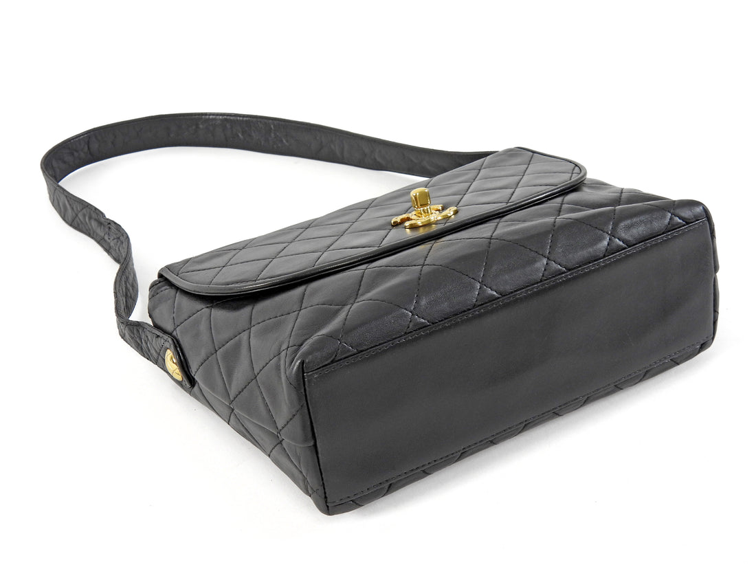 Chanel Black Vintage 1991 Quilted CC Turn Lock Flap Shoulder Bag