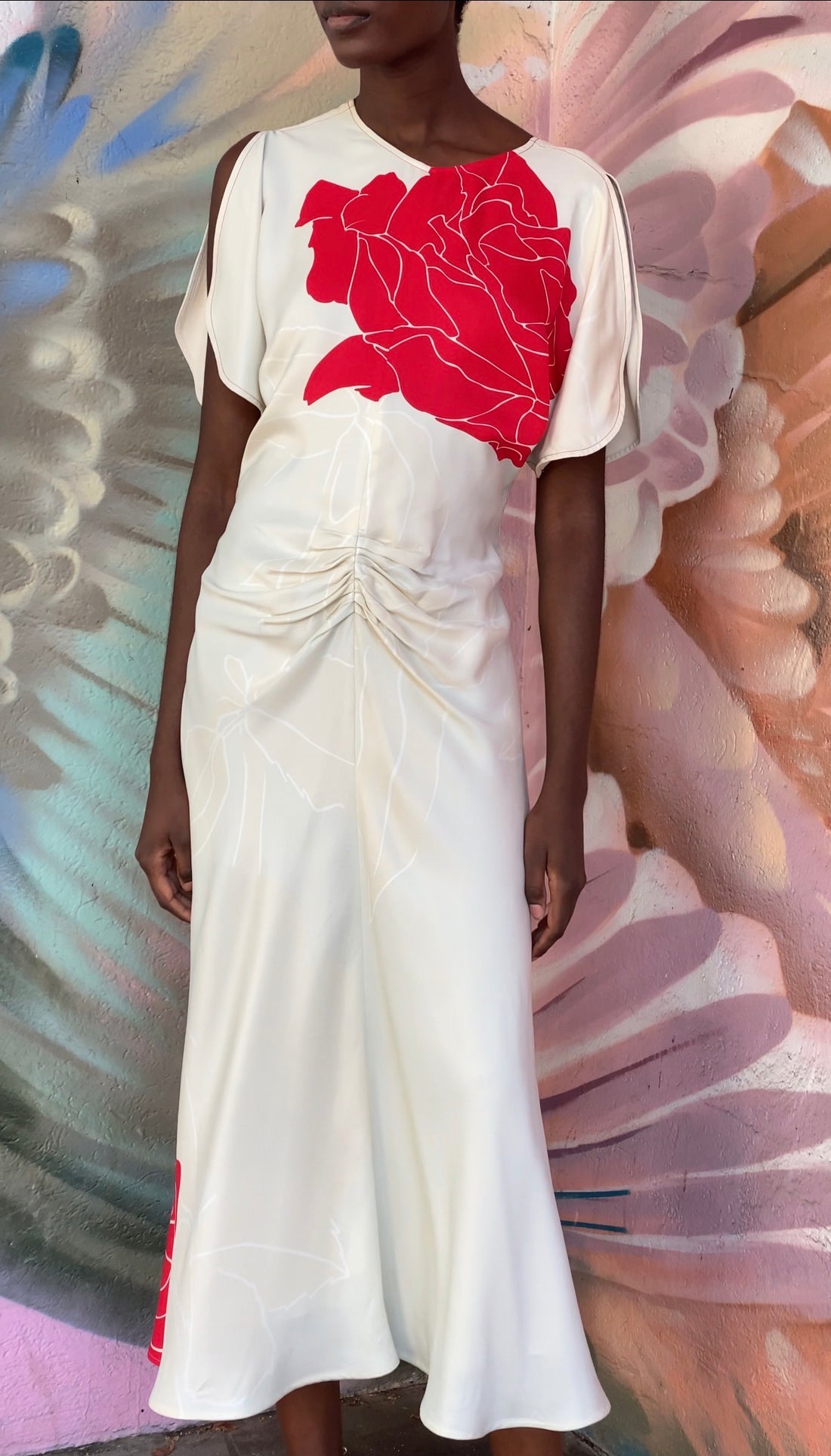 Victoria Beckham Ivory Red Satin Graphic Floral Split Sleeve Gown - US 8