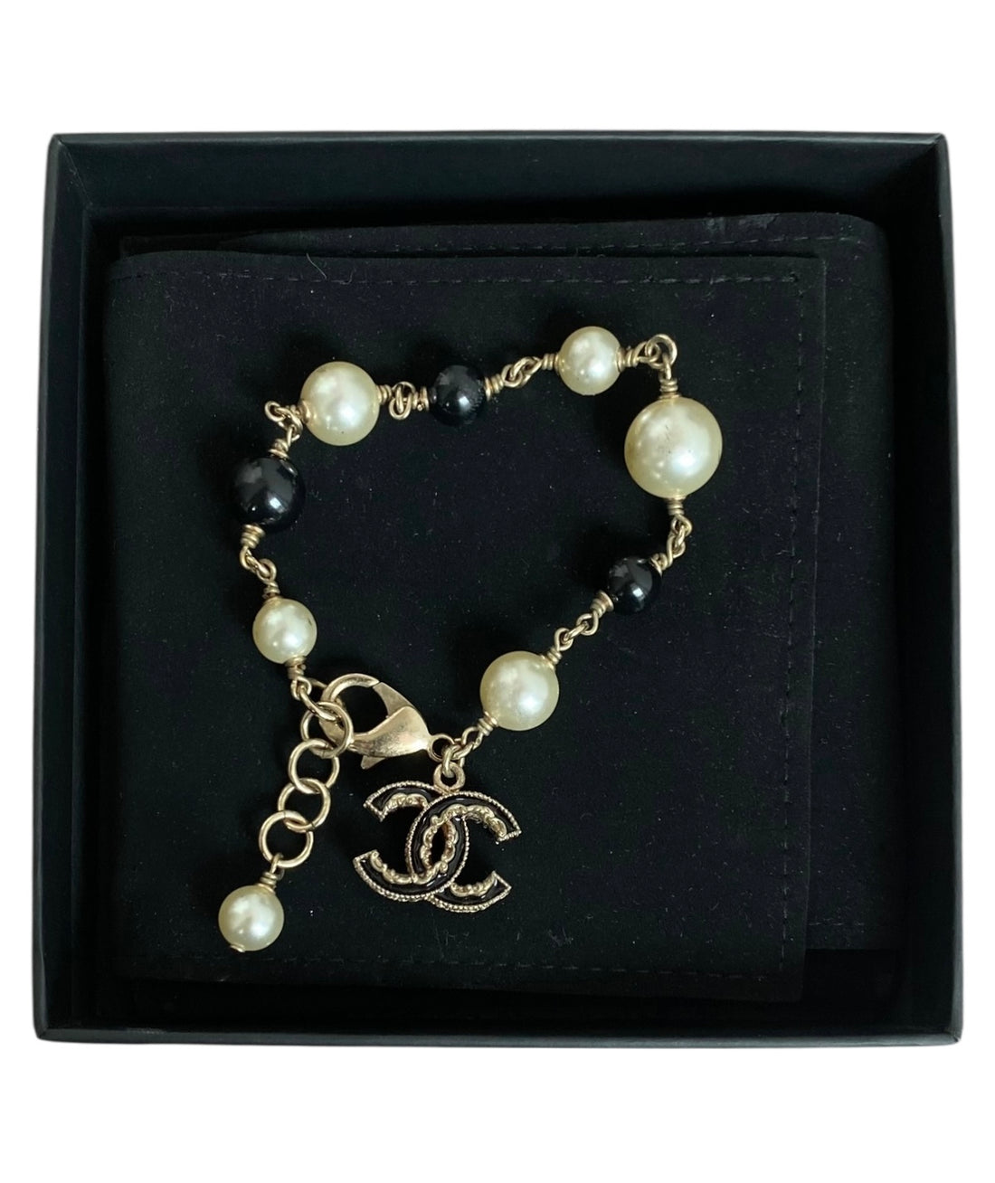Chanel B15 V CC Pearl  and Black Bead Goldtone Chain Bracelet