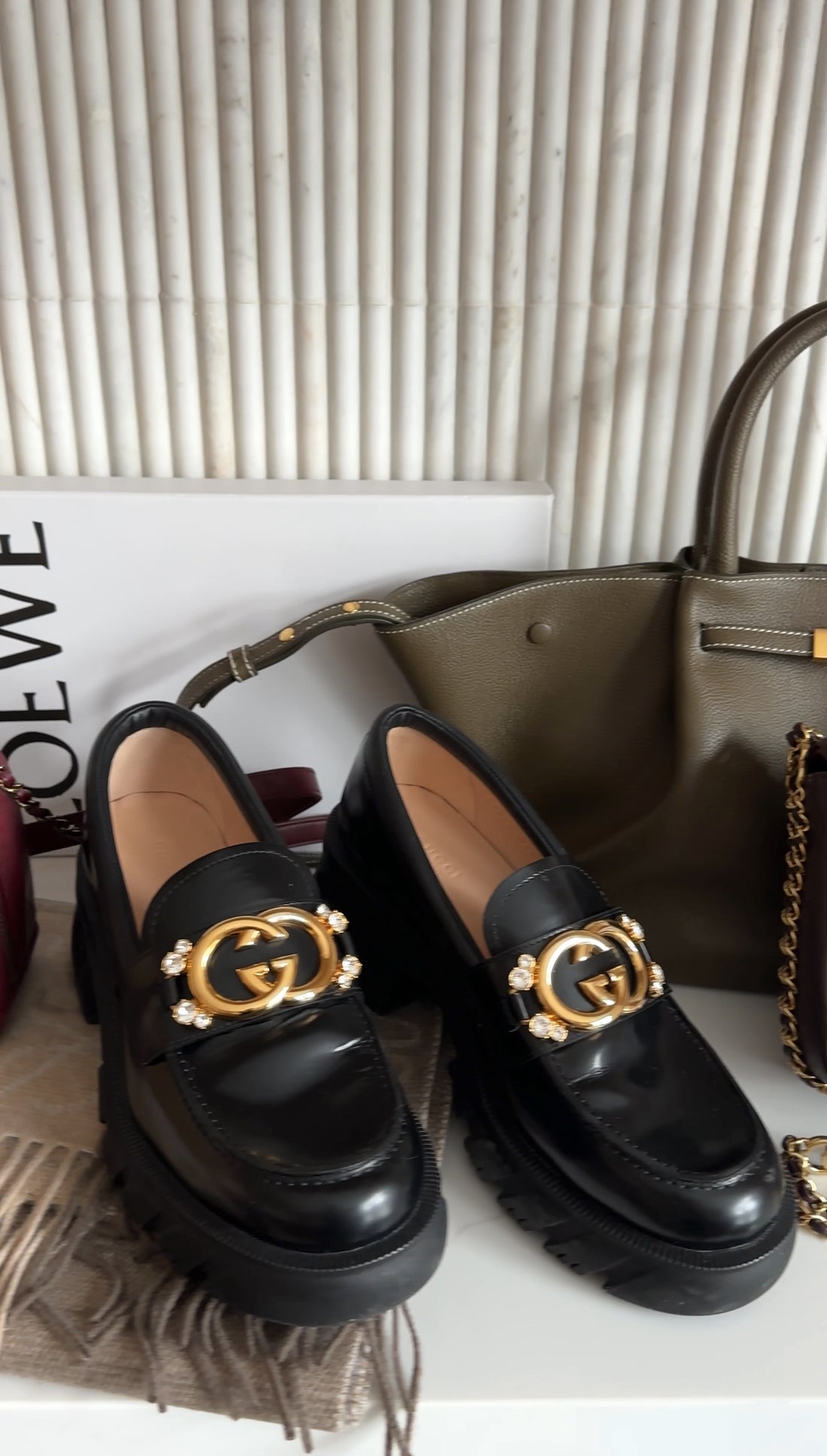 Gucci Black Leather Interlocking GG Jewel Loafers - 39.5