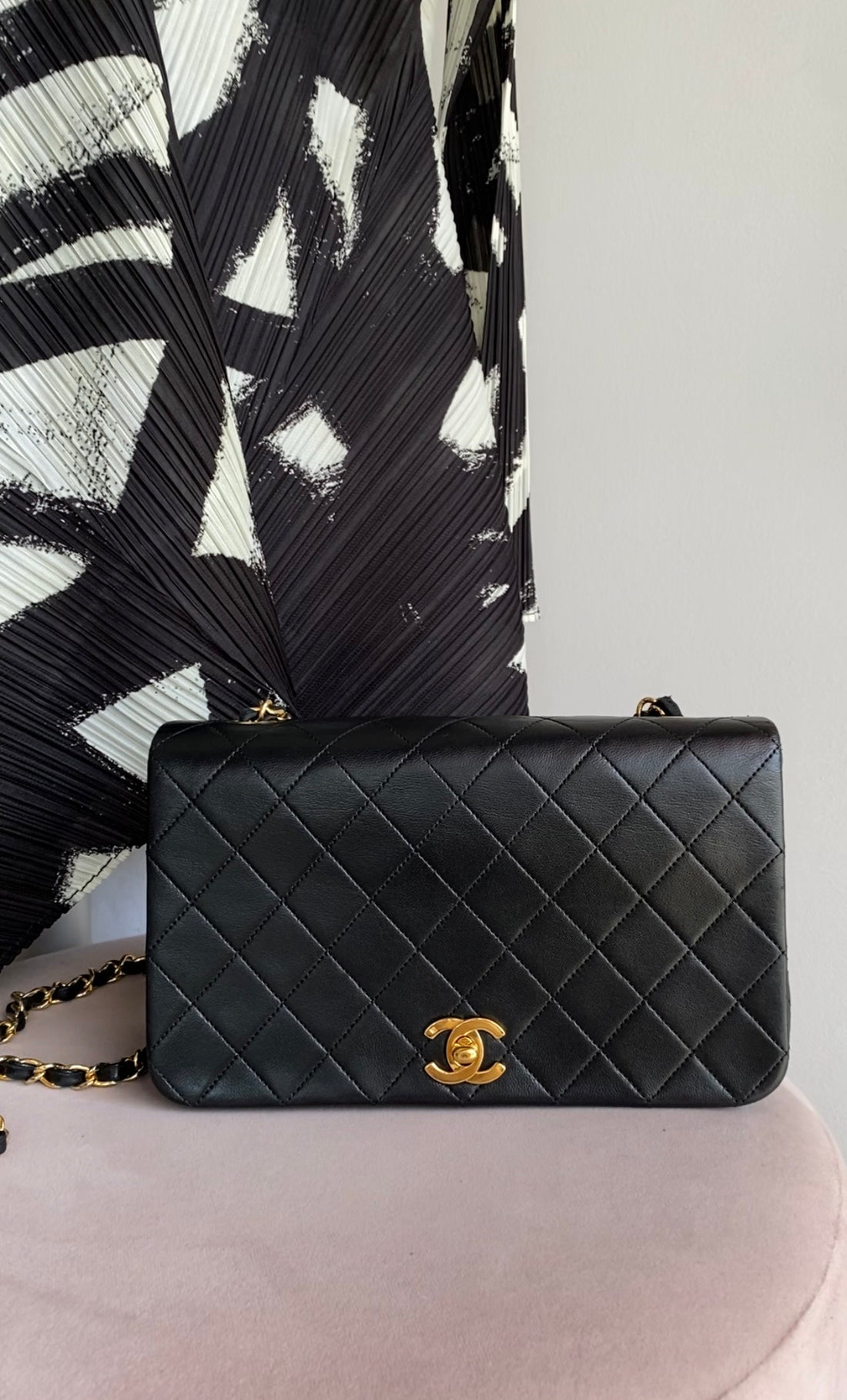 Chanel Black Vintage 1989 Quilted Leather Classic Full Flap Bag Small