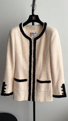 Chanel 02P Vintage Ivory and Black Tweed Zip Fitted Jacket - FR38 / 6