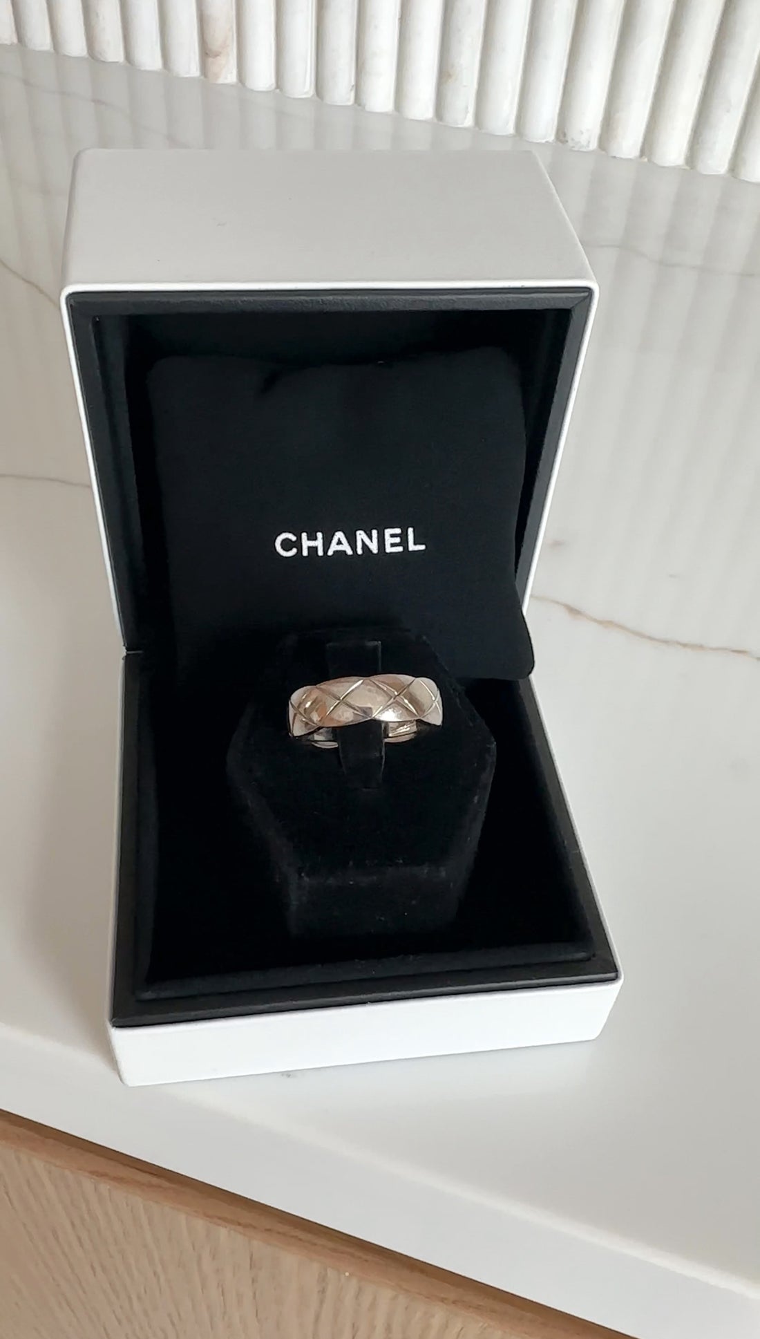 Chanel Coco Crush 18k White Gold Quilted Ring Medium Model - 57 / 8