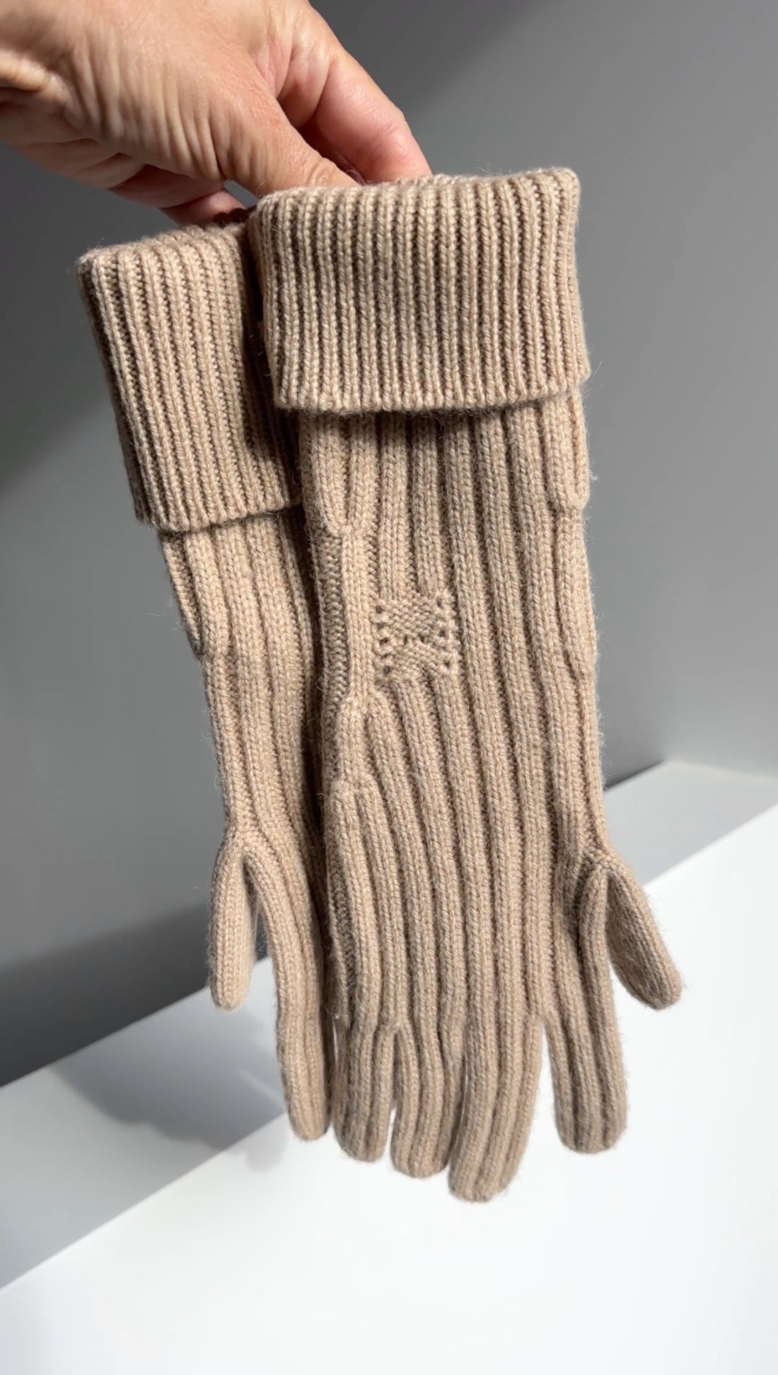 Hermes Beige Camel Wool Gloves - M
