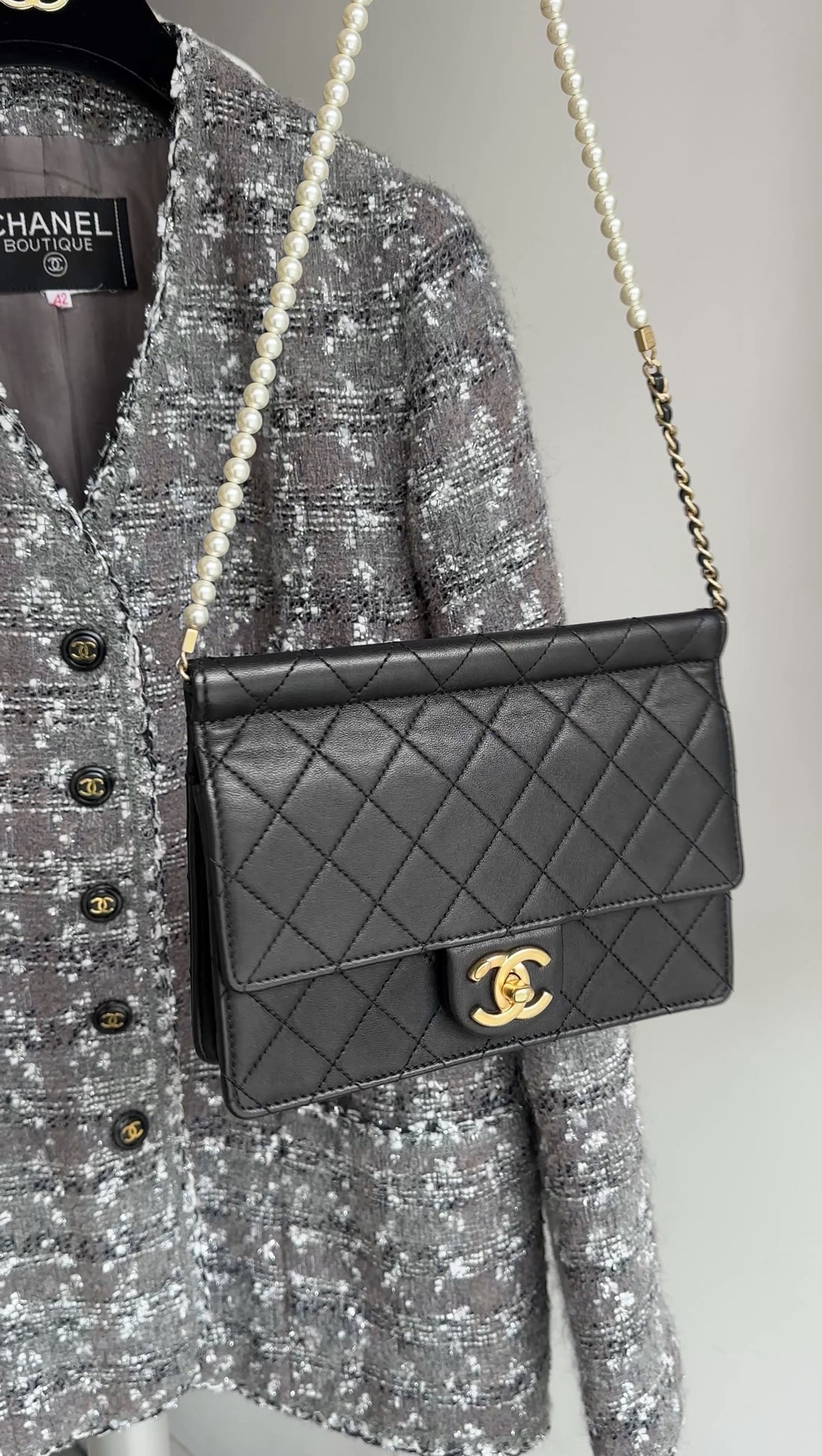 Chanel Black Quilted Leather Chic Pearls Flap Bag