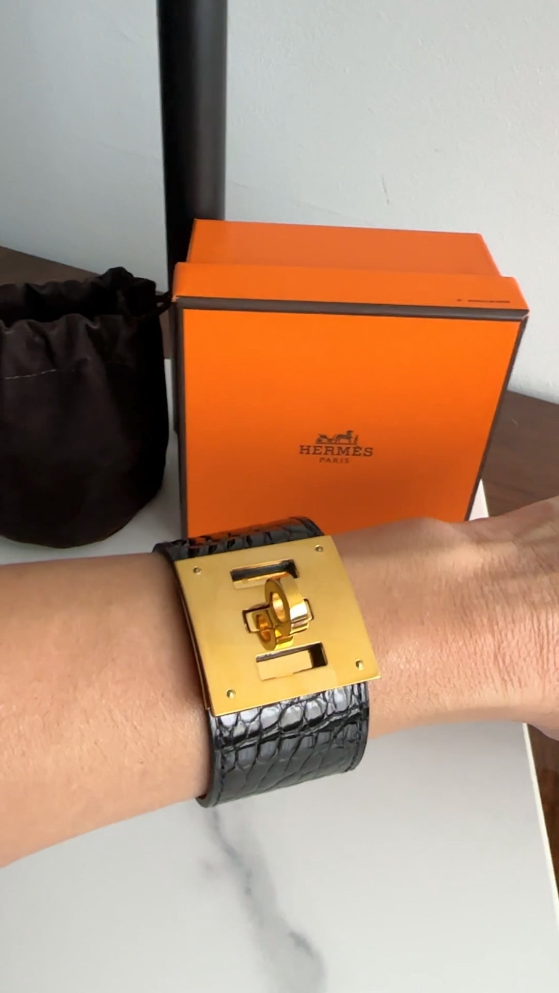 Hermes Black Shiny Alligator Kelly Dog Cuff Bracelet GHW