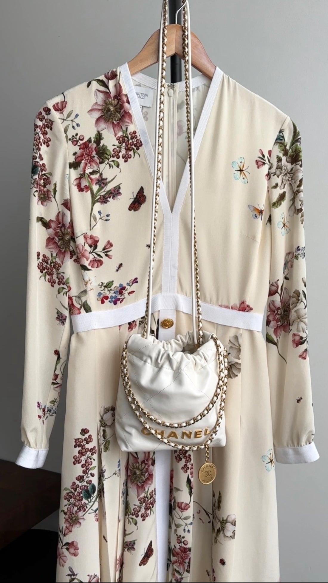 Giambattista Valli Ivory Floral Silk Gown With Gold Buttons - IT42 / 6 / S