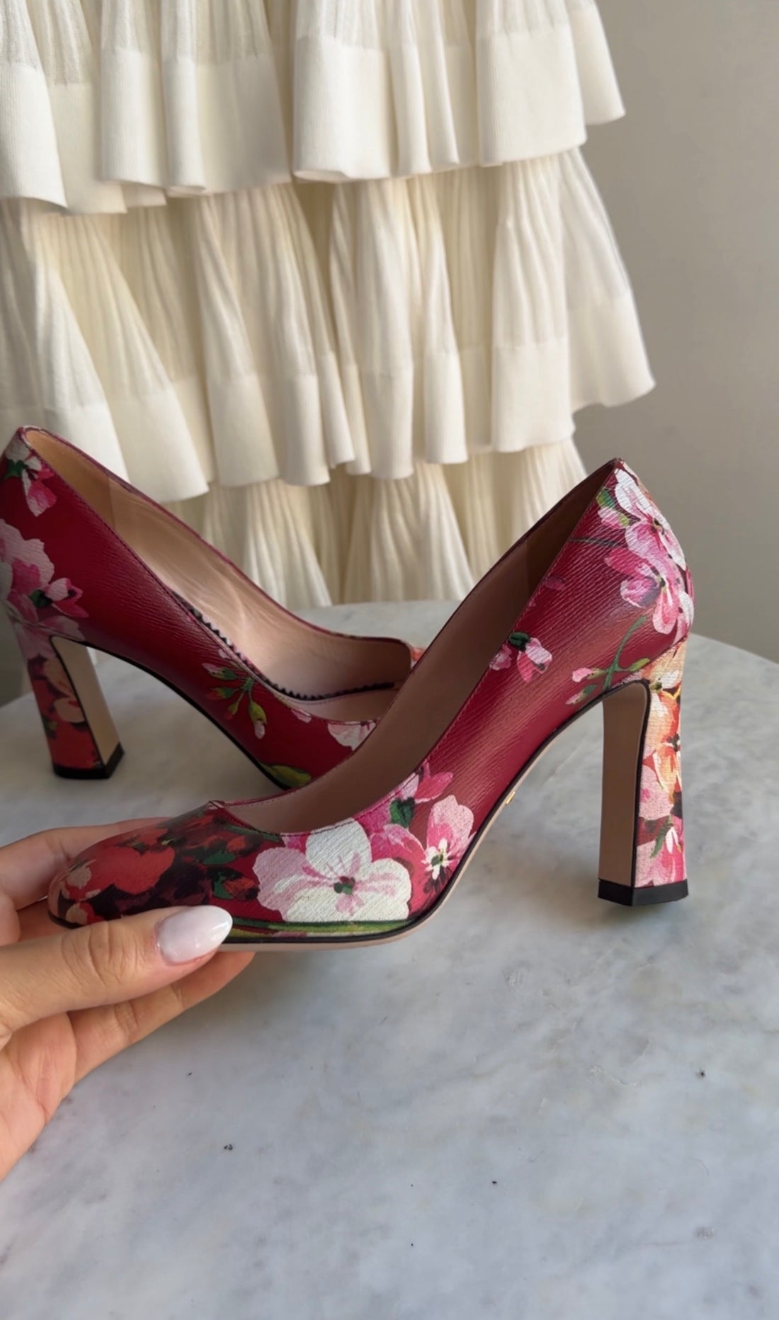 Gucci Red Blooms Floral 90mm Pumps - 36