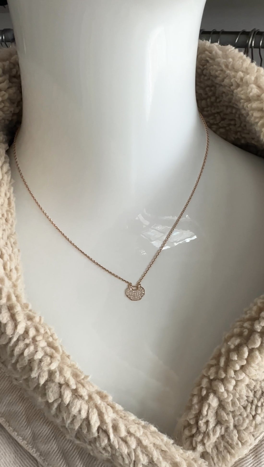 Qeelin 18k Rose Gold White Diamond Petite Yu Yi Necklace