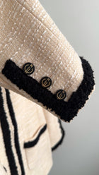Chanel 02P Vintage Ivory and Black Tweed Zip Fitted Jacket - FR38 / 6