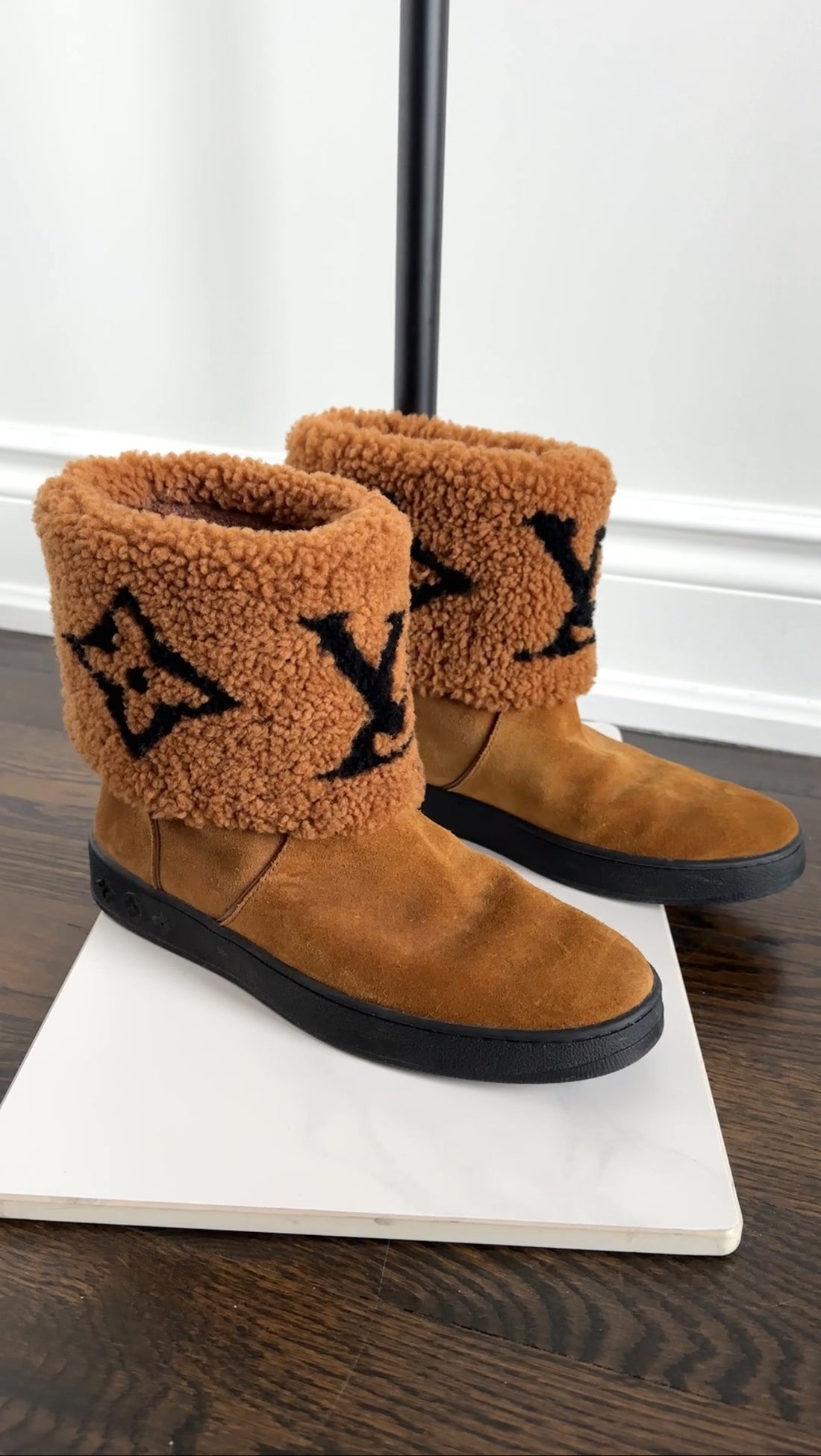 Louis Vuitton Brown Suede and Shearling Monogram Giant Snowdrop Boots - 37
