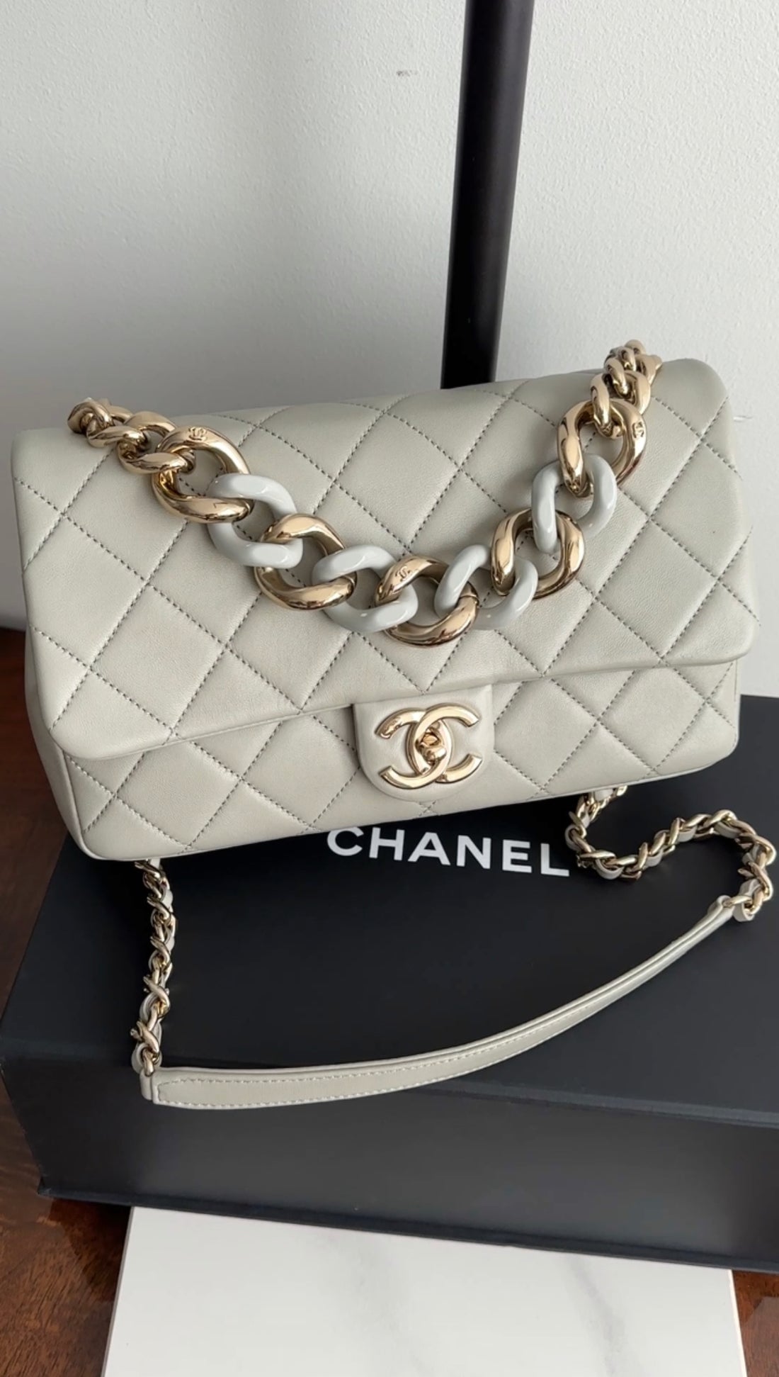 Chanel 22C Grey Leather Large Resin Bi Colour Chain Flap Bag