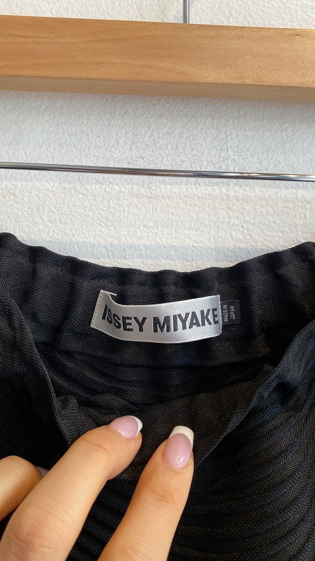 Issey Miyake Black Scallop Pleated Skirt - JP 2 (M/L)