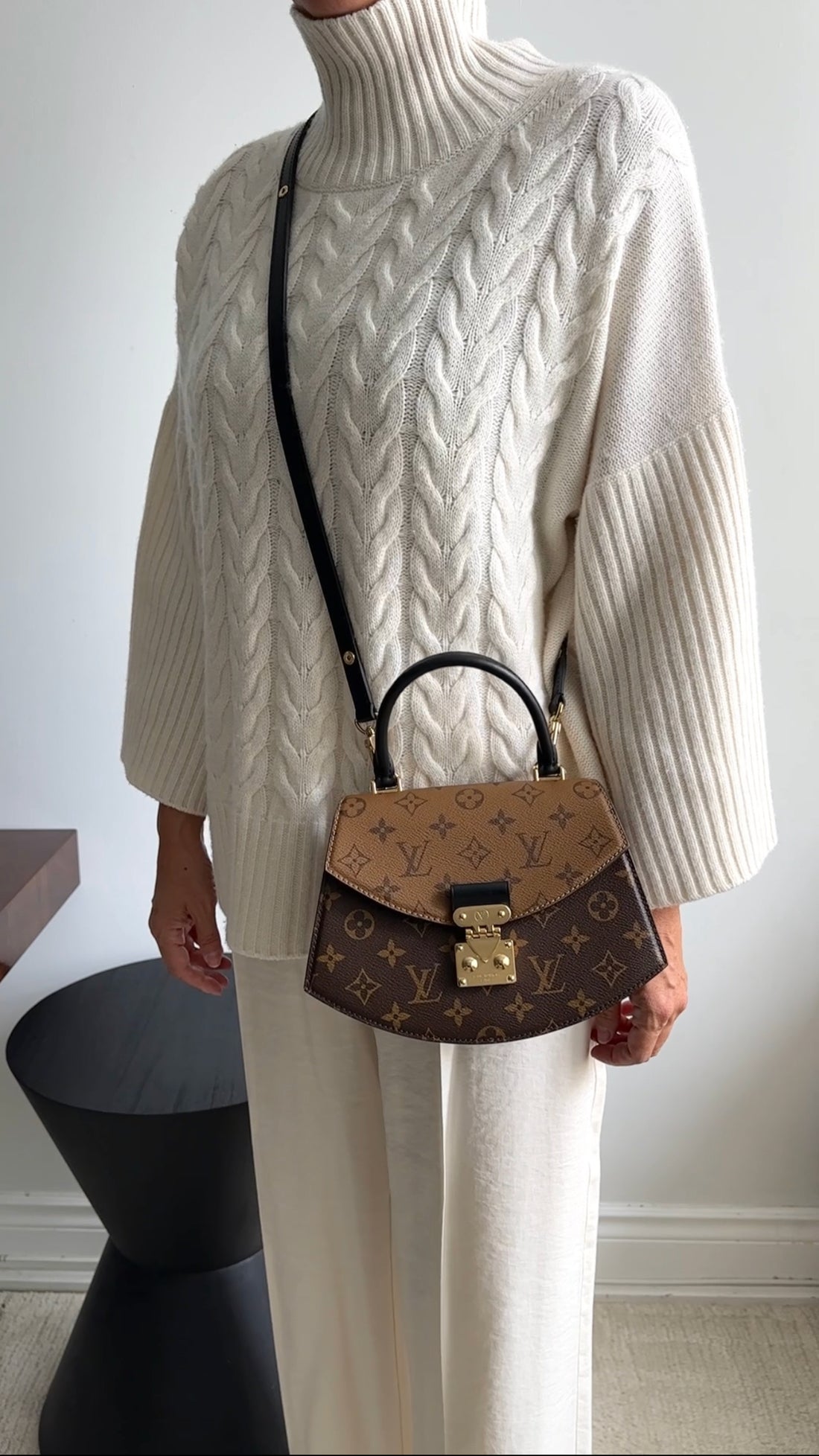 Louis Vuitton Monogram Reverse Tilsitt Bag