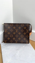 Louis Vuitton Monogram Poche Toilette / Toiletry Pouch 19