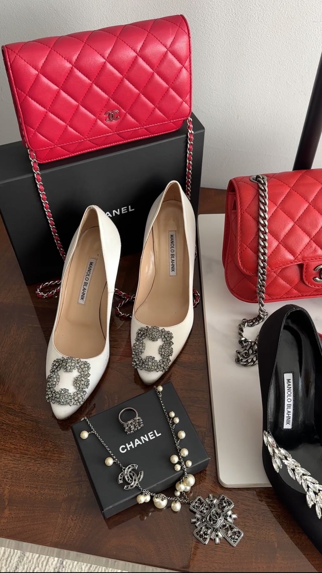 Manolo Blahnik White Silk Satin Crystal Hangisi Pumps - 36.5 / 37