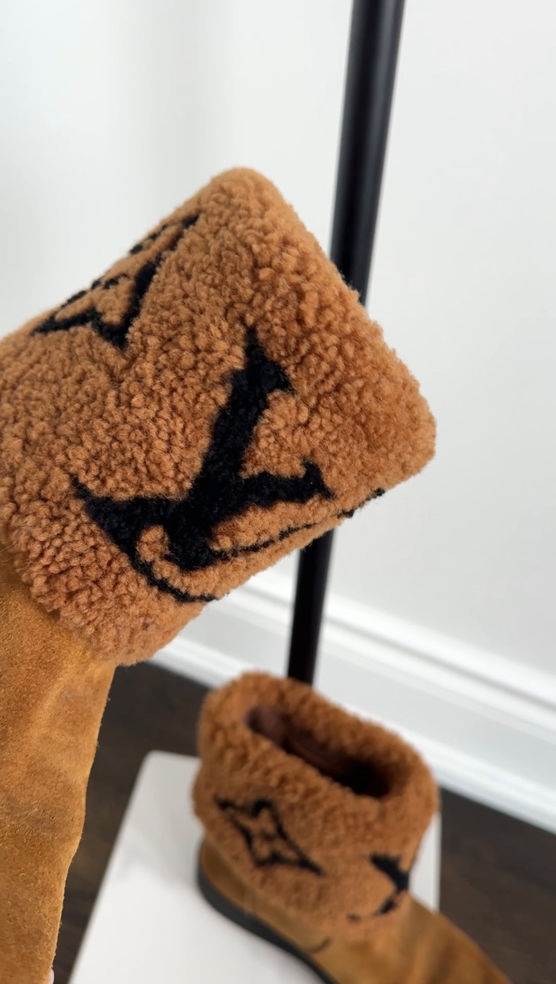 Louis Vuitton Brown Suede and Shearling Monogram Giant Snowdrop Boots - 37