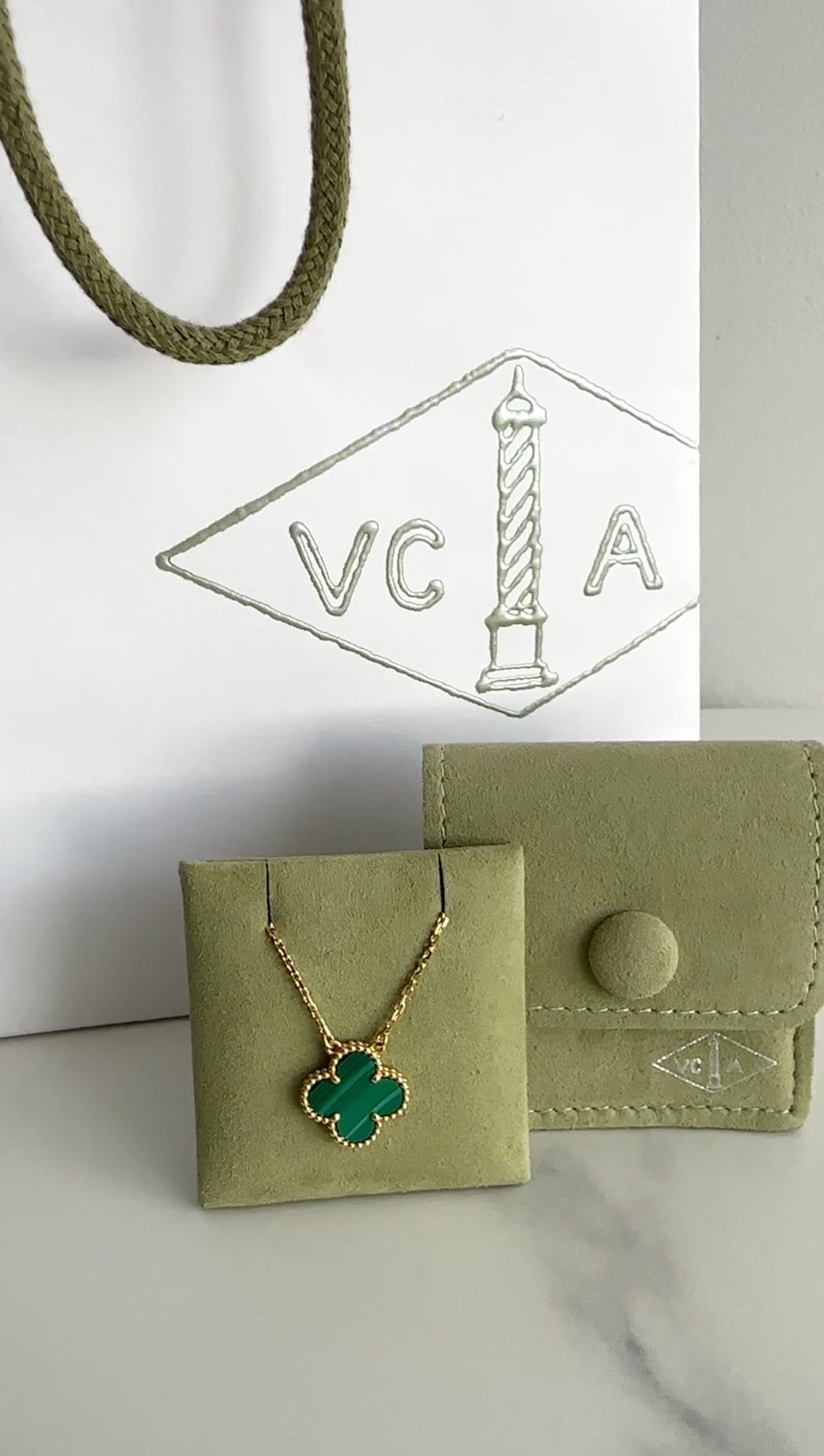 Van Cleef & Arpels 18k Yellow Gold Vintage Alhambra Malachite Necklace
